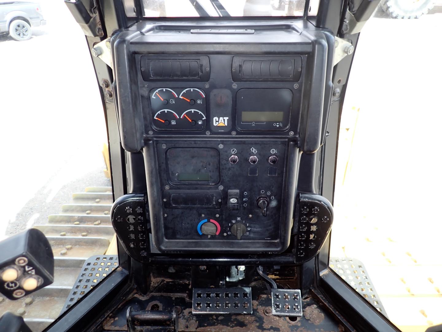 ./imagenes/INVOICE/2019/16023/TOPADOR FRONTAL CAT_D6N XL (20).JPG